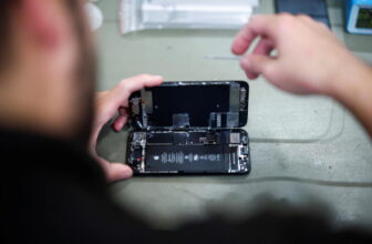 The following iPhone SE’s new modem reportedly g...