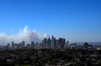 1000’s Evacuate in L.A. As Wildfires and Exc...
