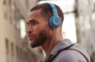 Beats Solo 4 Wi-fi Headphones Simply Received a 50...