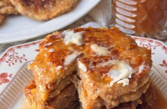 Selfmade Apple Pancakes with Candy Apple Syrup (Si...
